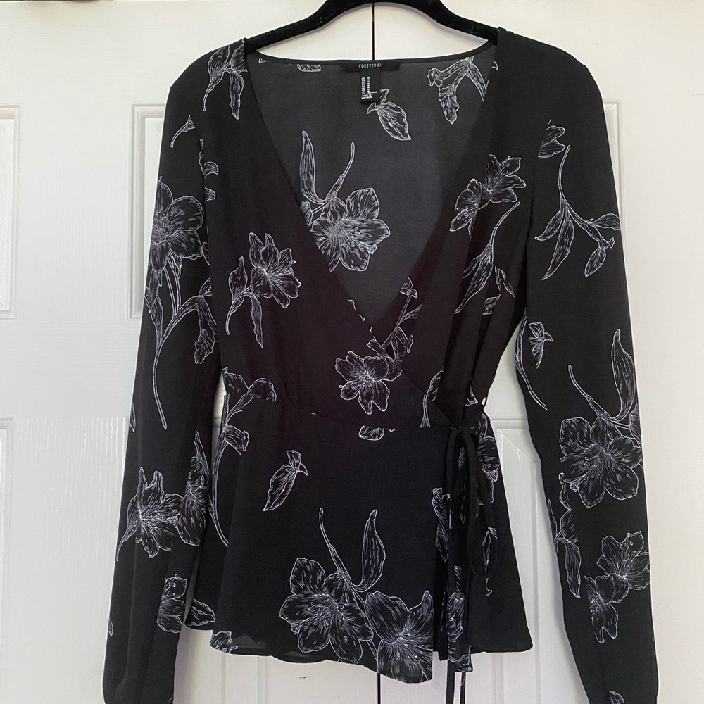 Forever 21 wrap tie top